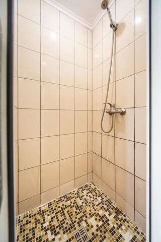 Отель Hotel Kaiser Econom Львов Бюджетный двухместный номер с 2 отдельными кроватями-4