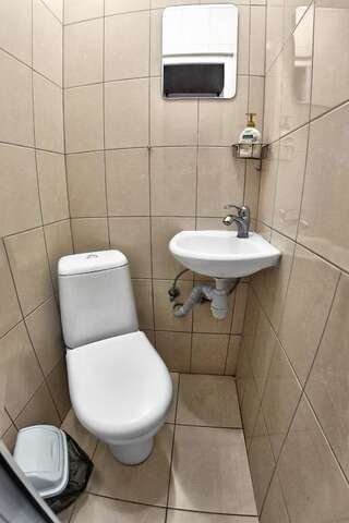 Отель Hotel Kaiser Econom Львов Бюджетный двухместный номер с 1 кроватью-9